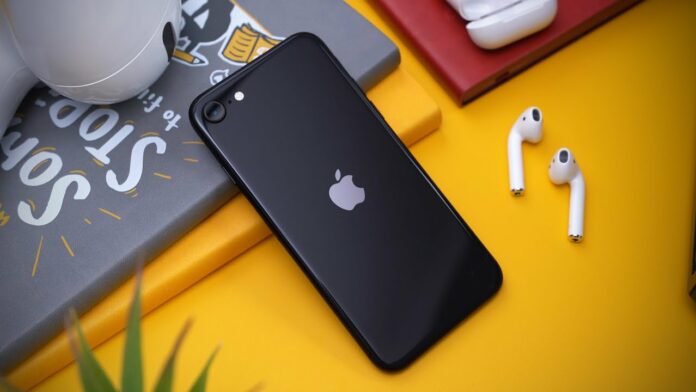 31 iPhone SE Indonesia 6