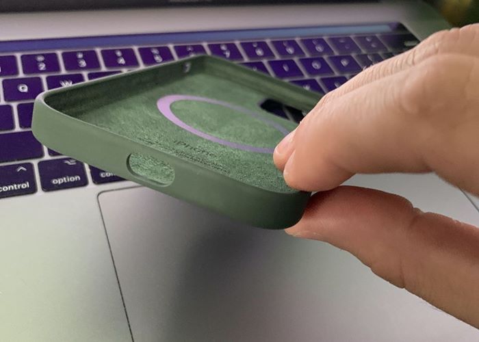 Casing iPhone 12