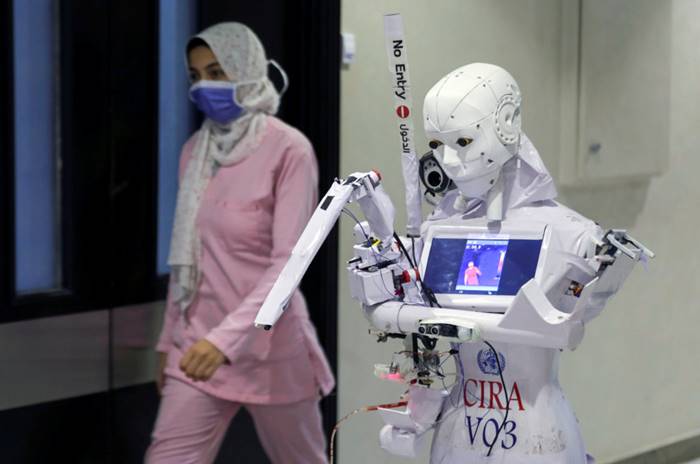 Robot Mesir Cira-03 Tes Covid-19