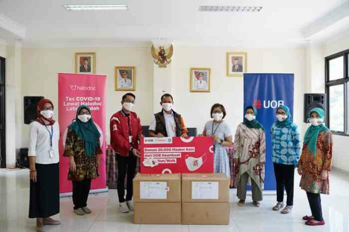 Masker kesehatan Covid-19 Halodoc UOB