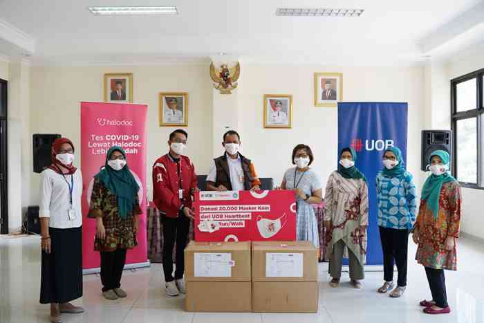Masker kesehatan Covid-19 Halodoc UOB