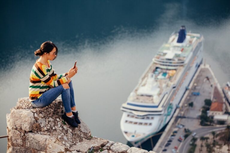 smartphone untuk liburan