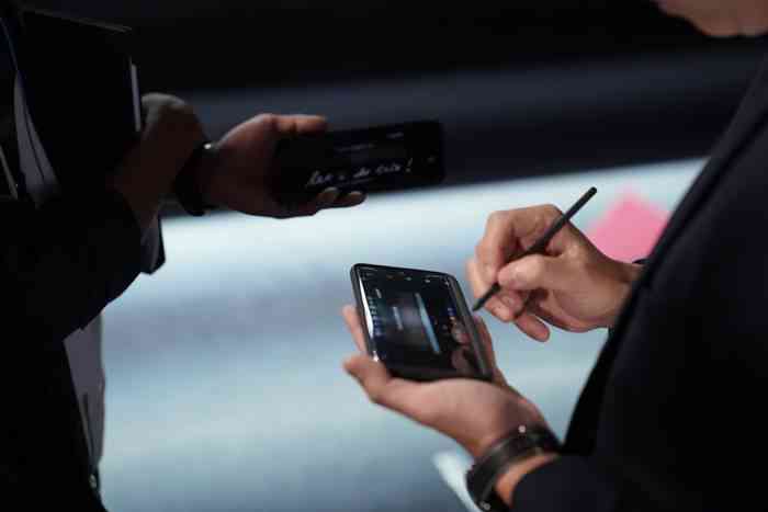 Samsung Galaxy S21 Ultra Ernest Prakasa