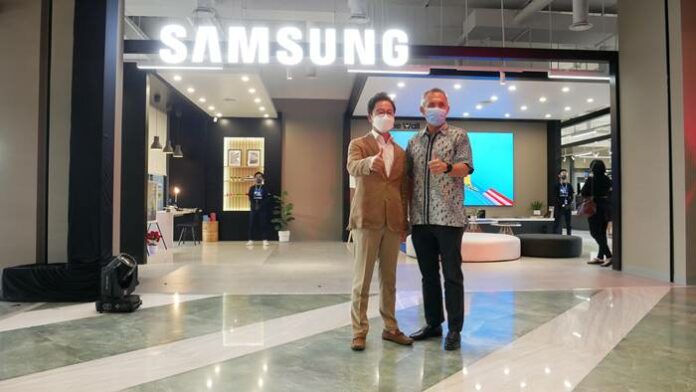 Samsung Multi Experience Store Samsung Multi Experience Store