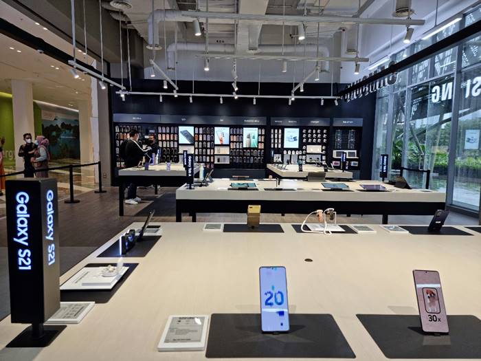 Samsung Multi Experience Store
