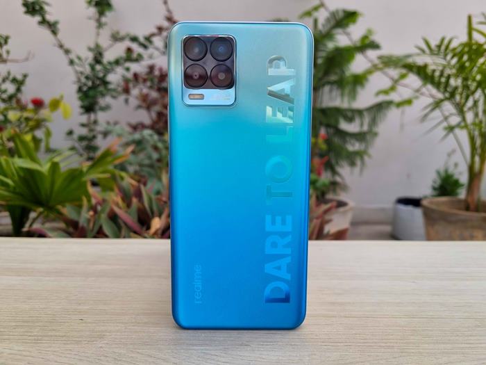 perbandingan realme 8 pro
