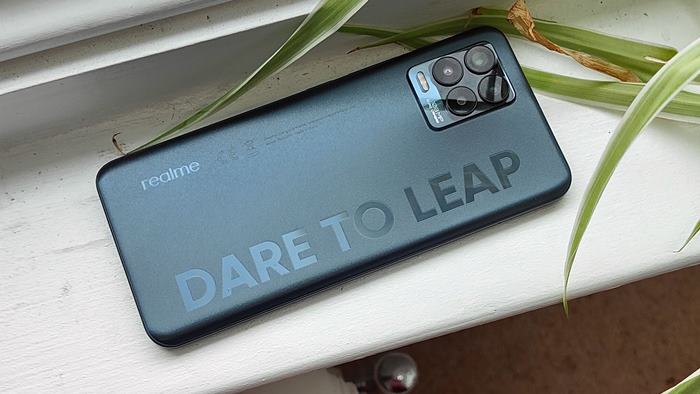 perbandingan realme 8 pro