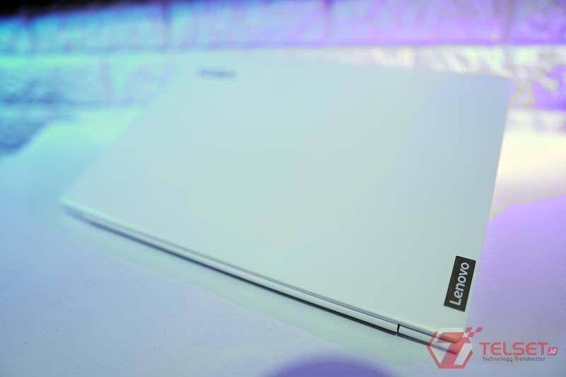 Review Lenovo Yoga Slim 7i Carbon