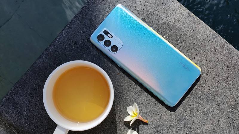 Hands-on Desain Oppo Reno6 Indonesia