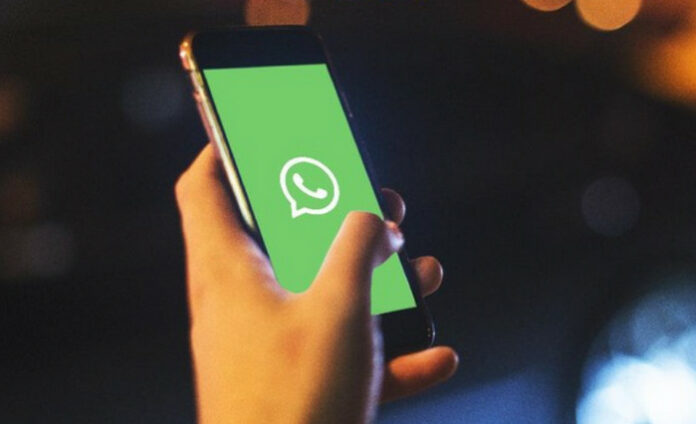 Balas Chat Grup WhatsApp