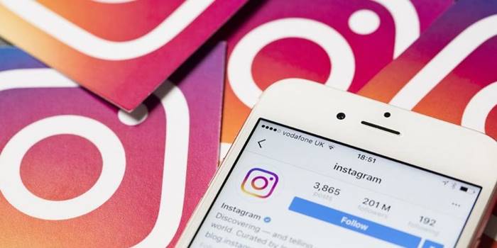 Instagram Swipe Up