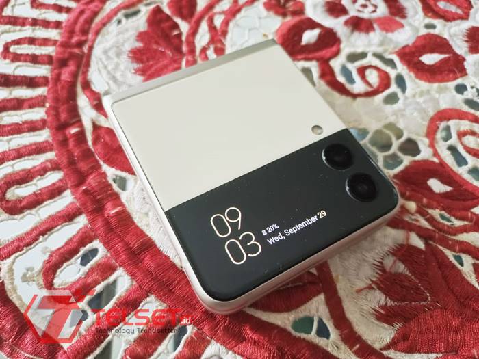 Samsung Galaxy Z Flip3