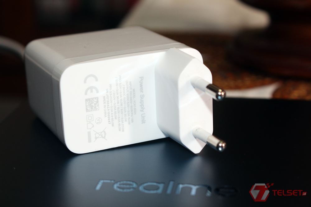 Review Realme Book