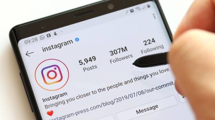 Instagram Blokir akun @metaverse Meta
