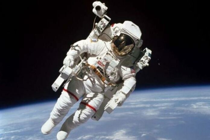 Astronaut Berjalan di Luar Angkasa 3 foto Astronaut berjalan di luar angkasa ISS