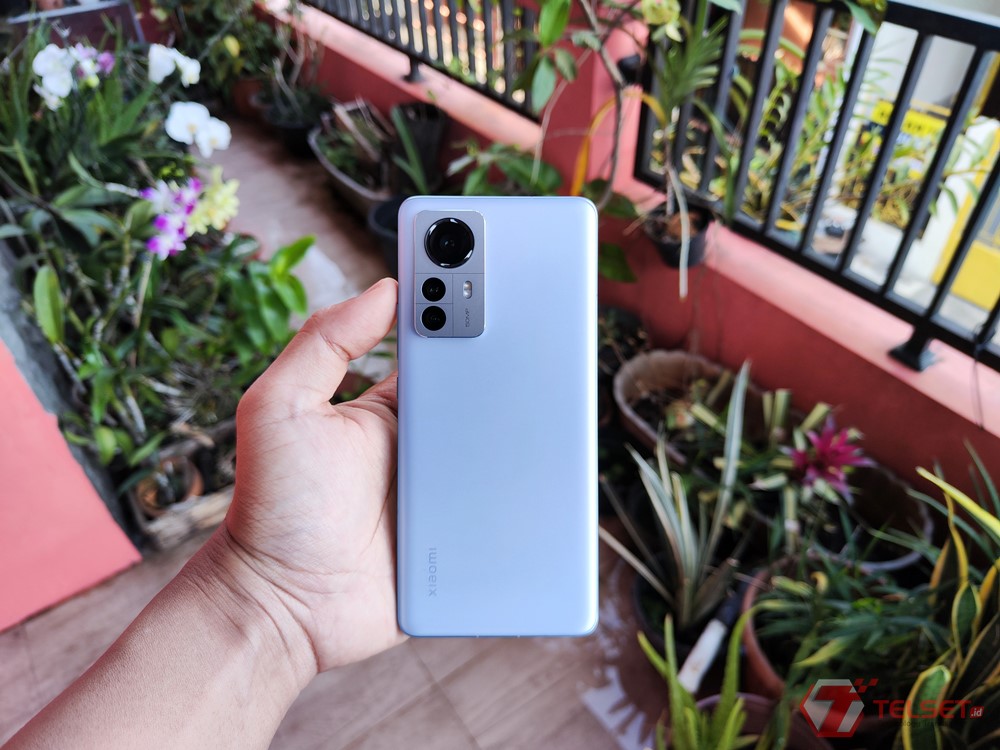 Xiaomi 12 Pro vs Realme GT 2 Pro, Mana yang Lebih Bagus?