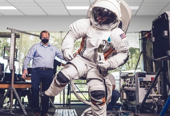 baju antariksa NASA