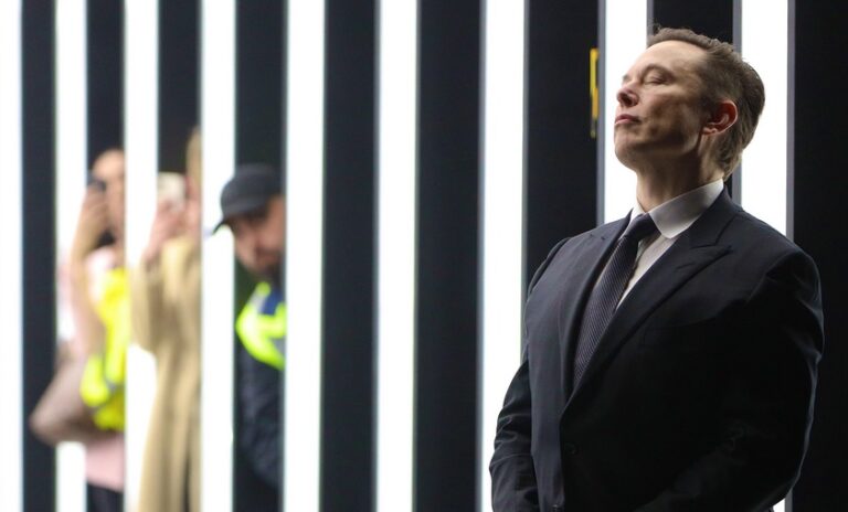 Elon Musk Bandara Pribadi