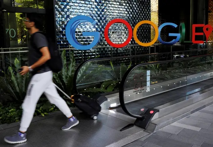 Google PHK