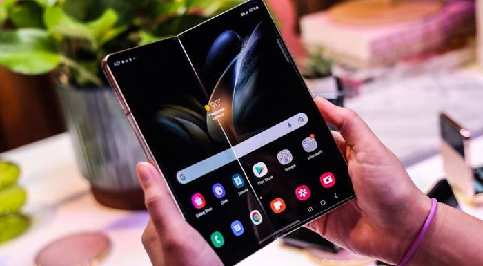 Layar Samsung Galaxy Z Fold4