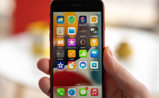 iPhone SE 2024