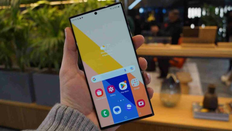 Samsung Pastikan Gelembung Layar di Galaxy S23 Ultra Bukan Masalah