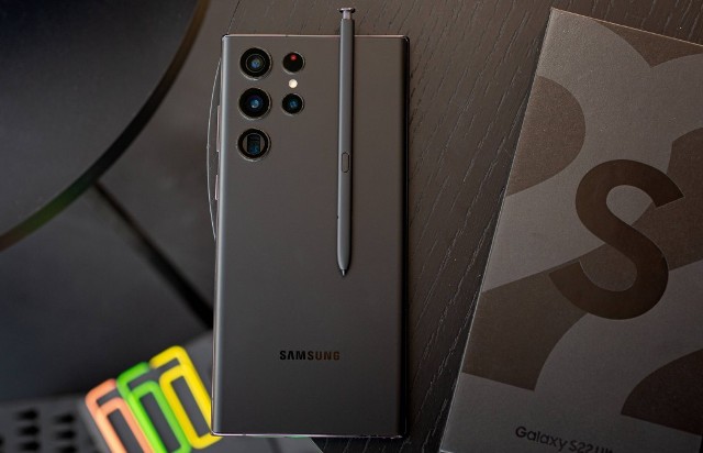 Baterai Samsung S22