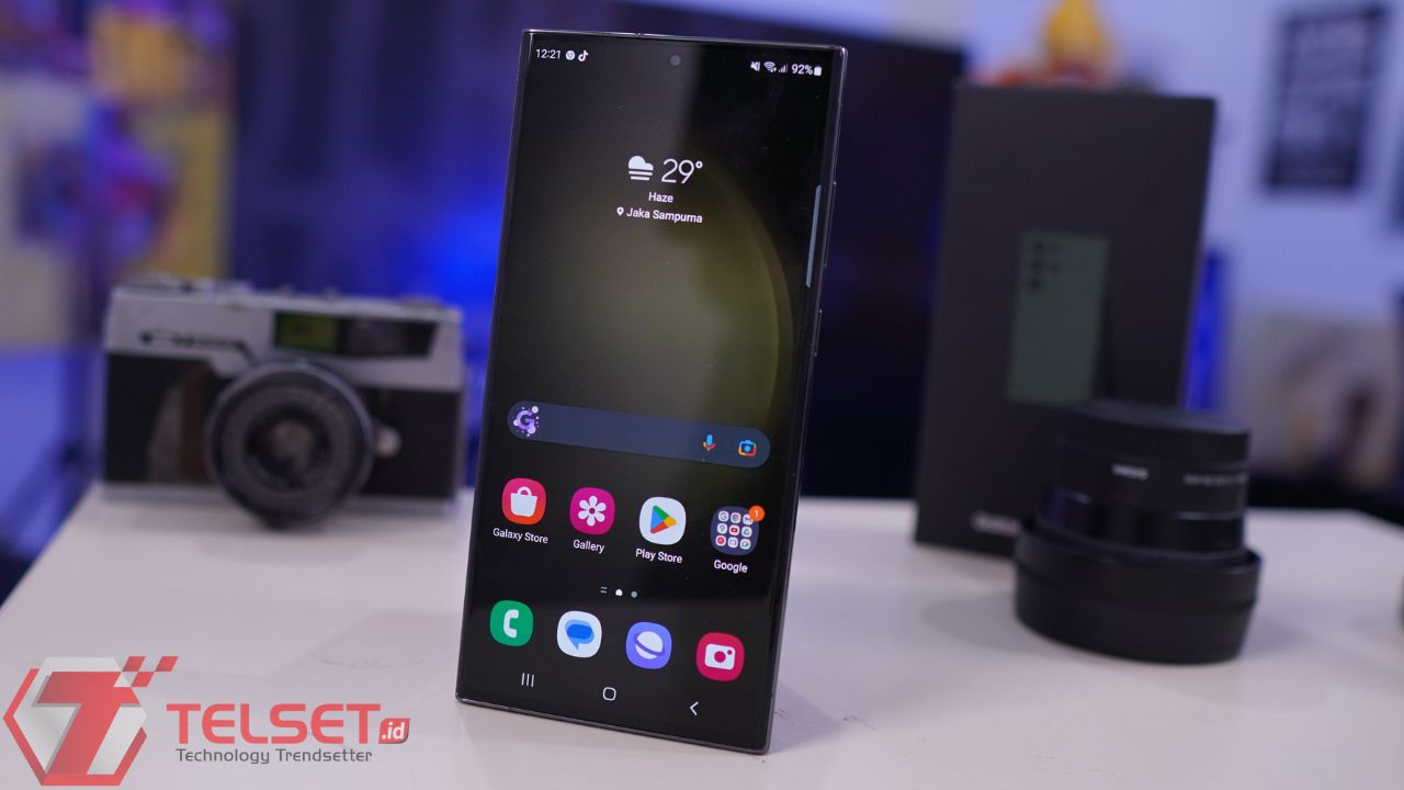 Layar Dynamic AMOLED 2X QHD+