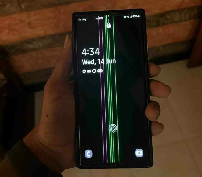 Samsung Galaxy Note 20 Ultra Layar Green Line 