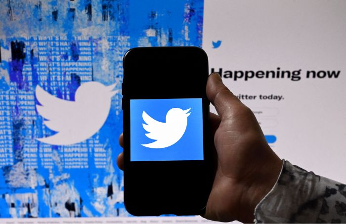 Data Ilegal Twitter