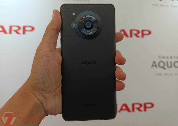 Sharp Aquos R7s