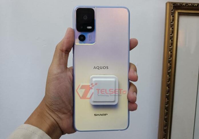Sharp Aquos V7 Plus Sharp Aquos V7 Plus