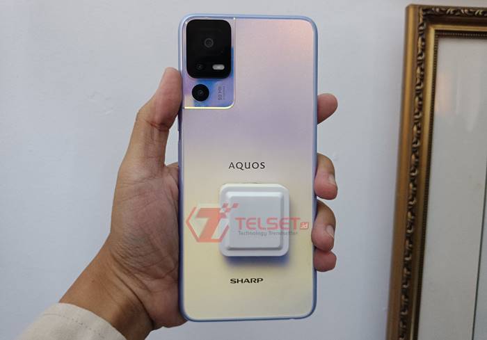 Sharp Aquos V7 Plus