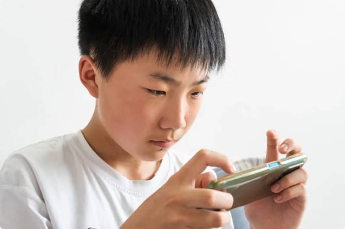 Penggunaan Pemakaian Smartphone China Penggunaan Pemakaian Smartphone HP Anak Remaja China