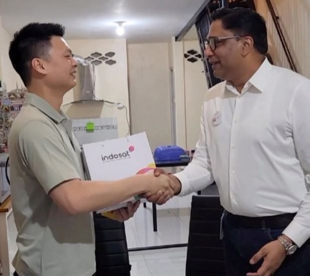 CEO Indosat Kartu SIM