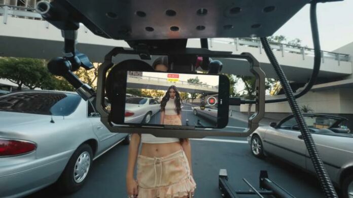 Video Musik Olivia Rodrigo iPhone 15 Pro