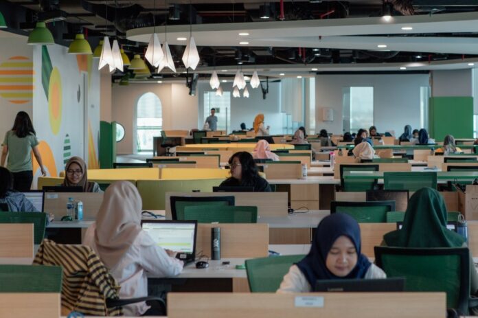 Suasana gedung Tokopedia Care