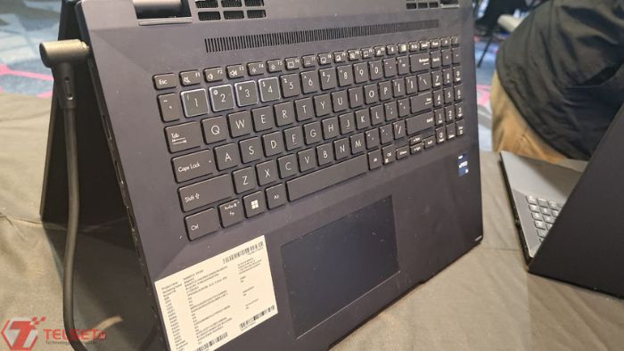 Spesifikasi Asus Expertbook B6 Flip