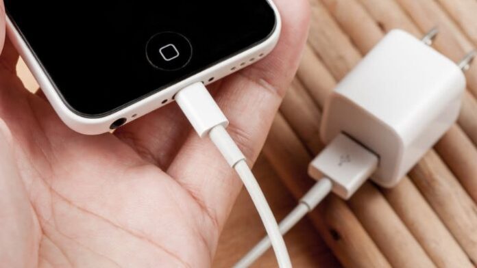 Desain tanpa judul - 2023-12-17T094938.637 Charger iPhone Waspada