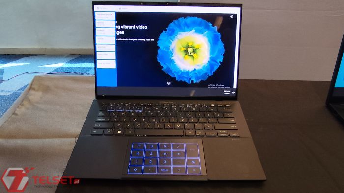 Asus ExpertBook B9 OLED B9403