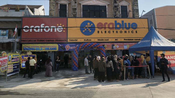 Erajaya Resmikan Gerai Erablue ke-71 di Daerah Karawang