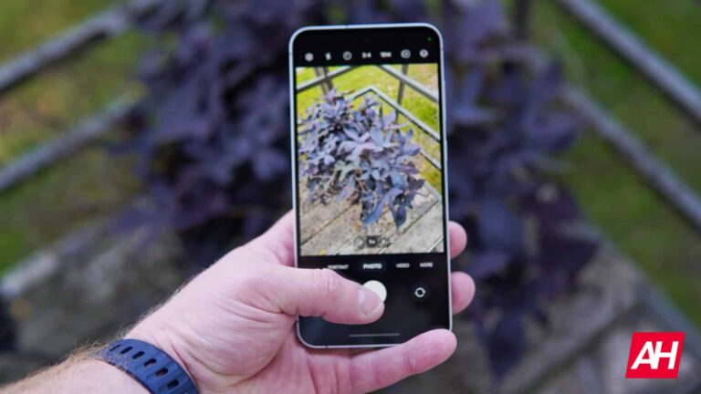 Samsung adds a Camera Continuity feature with One UI 7