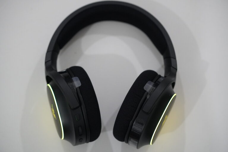 Review Razer Barracuda X Chroma: Suara Jernih Dibalut Desain Futuristik
