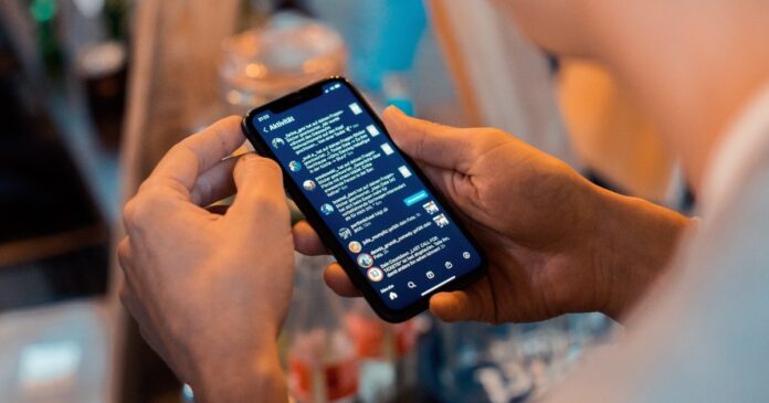 Research suggests cutting down screen time can work better than antidepressants