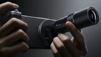 The Vivo X200 Ultra is here at last with a crazy ~9x zoom lens that's detachable