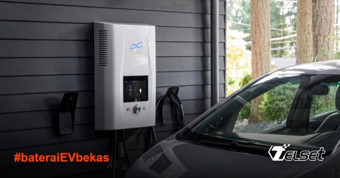 Tumpukan baterai kendaraan listrik bekas yang siap didaur ulang atau digunakan kembali