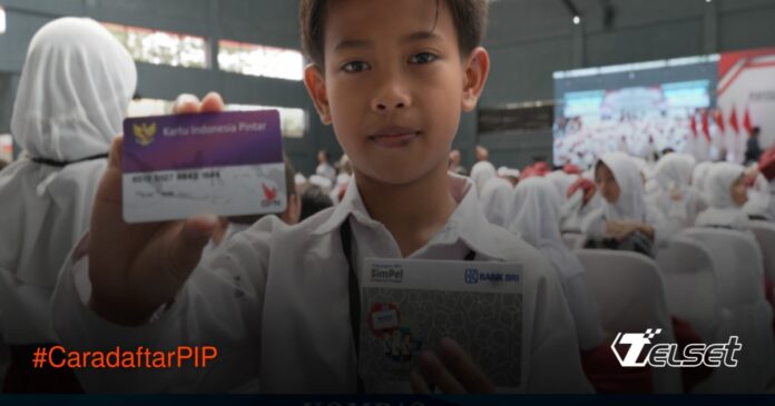 Cara Daftar PIP untuk Siswa SD-SMA: Syarat dan Langkah Lengkap Siswa SD menerima Kartu Indonesia Pintar (KIP) di sekolah
