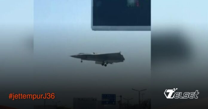 Jet Tempur J-36 China: Desain Futuristik dan Tantangan bagi AS Jet tempur J-36 China terbang dengan desain tiga mesin dan tanpa ekor