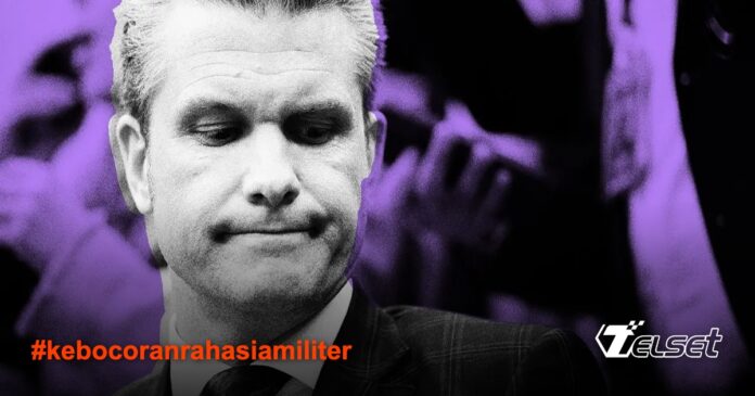 Kebocoran Rahasia Militer AS: Nomor Pribadi Menteri Pertahanan Tersebar di Internet Menteri Pertahanan AS Pete Hegseth memegang ponsel pribadi yang digunakan untuk urusan rahasia