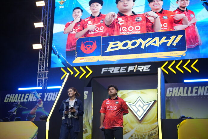 Tim RRQ Kazu berpose usai pertandingan FFWS SEA 2025 Spring